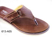 Calzado tipo sandalia fabridado en piel para Damas y Caballeros - modelo 613-A05.